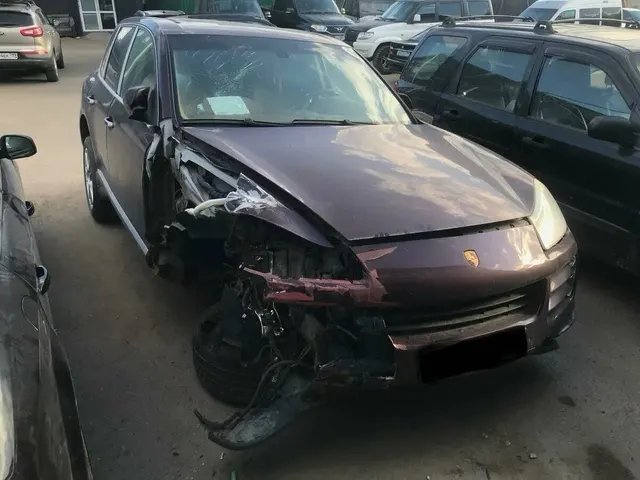 Легковой автомобиль марки: PORSCHE, модель: Cayenne S, год выпуска: 2008 г., идентификационный номер (VIN): WP1ZZZ9PZ8LA54277 В залоге у ПАО "Совкомбанк".