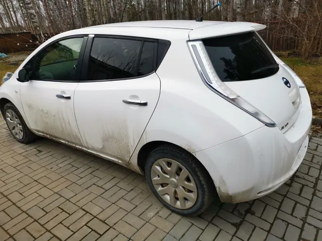 Легковой автомобиль, марка: NISSAN, модель: LEAF, год изготовления: 2014 г.в., цвет: белый, VIN: AZE0-104452 г/н: O061BX196.