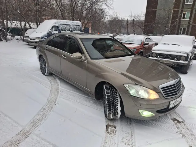 автомобиль марки Mercedes, модель S 350, 2008 года выпуска, VIN WDD2211561A240249