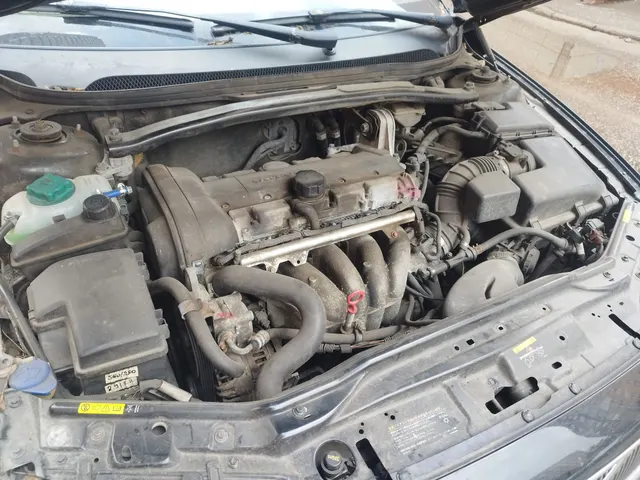 Автомобиль марки VOLVO модель S 60 2007 г.в. VIN-номер YV1RS654982678307