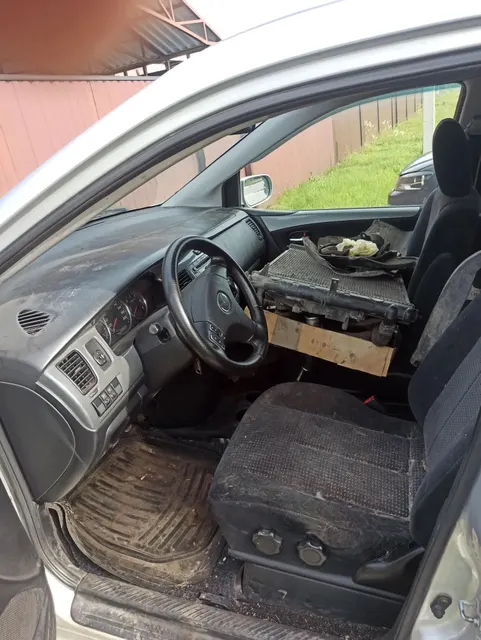 Автомобиль марки MAZDA модель MPV 2005 г.в. VIN-номер JMZLW69R250308991