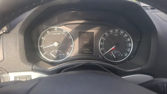 Автомобиль марки ШКОДА модель ОКТАВИЯ 2011 г.в. VIN-номер XW8CJ41Z2BK268901 (возможны скрытые дефекты).