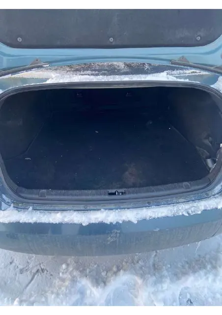 Автомобиль марки HYUNDAI, модель Sonata NF. год выпуска: 2006 VIN-номер: KMHEU41CP6A202782.