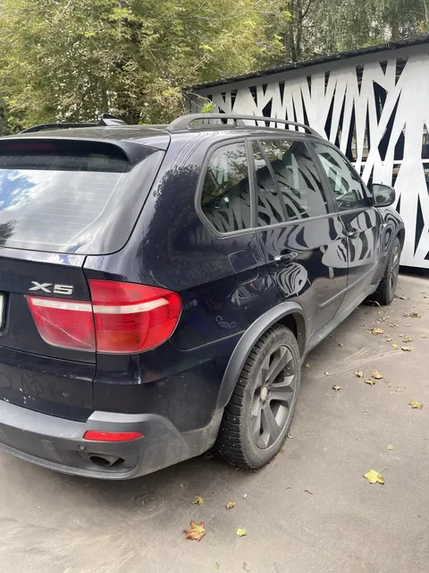 Автомобиль марки BMW модель X5 2008 г.в. VIN-номер WBAFE41030L157471