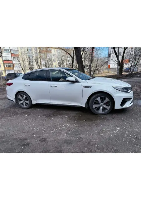 Легковой автомобиль KIA модель Optima 2018 г.в. VIN-номер XWEGV412BK0003927, находится в залоге у ПАО «Совкомбанк».