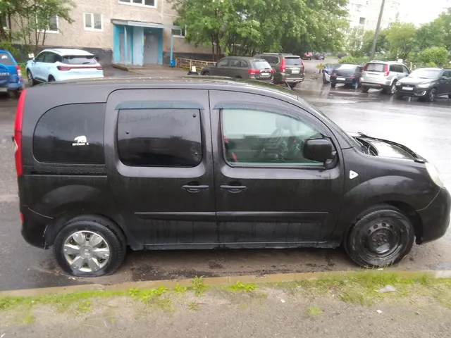 Легковой автомобиль марки: RENAULT, модель: Kangoo, год выпуска: 2010 г., идентификационный номер (VIN): VF1KW0CB643739380