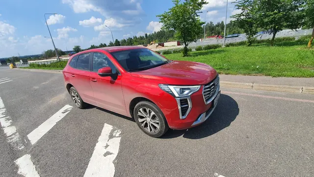 Автомобиль марки HAVAL модель JOLION 2021 г.в. VIN-номер XZGEE04A9MA811498. В залоге у ПАО «Совкомбанк».