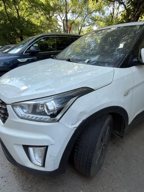 Автомобиль марки HYUNDAI CRETA