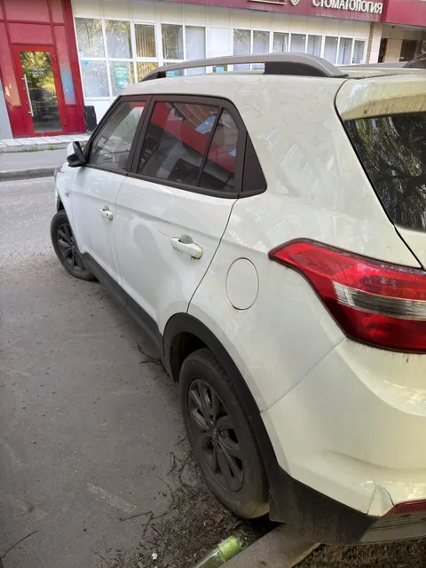 Автомобиль марки HYUNDAI CRETA