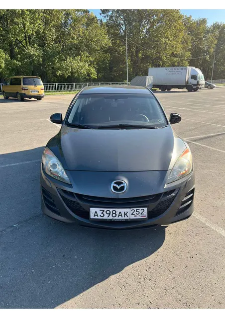 Легковой автомобиль марки: MAZDA, модель: 3, идентификационный номер (VIN): JMZBL12Z501145628, год выпуска 2009 г., находится в залоге у ПАО «Совкомбанк».