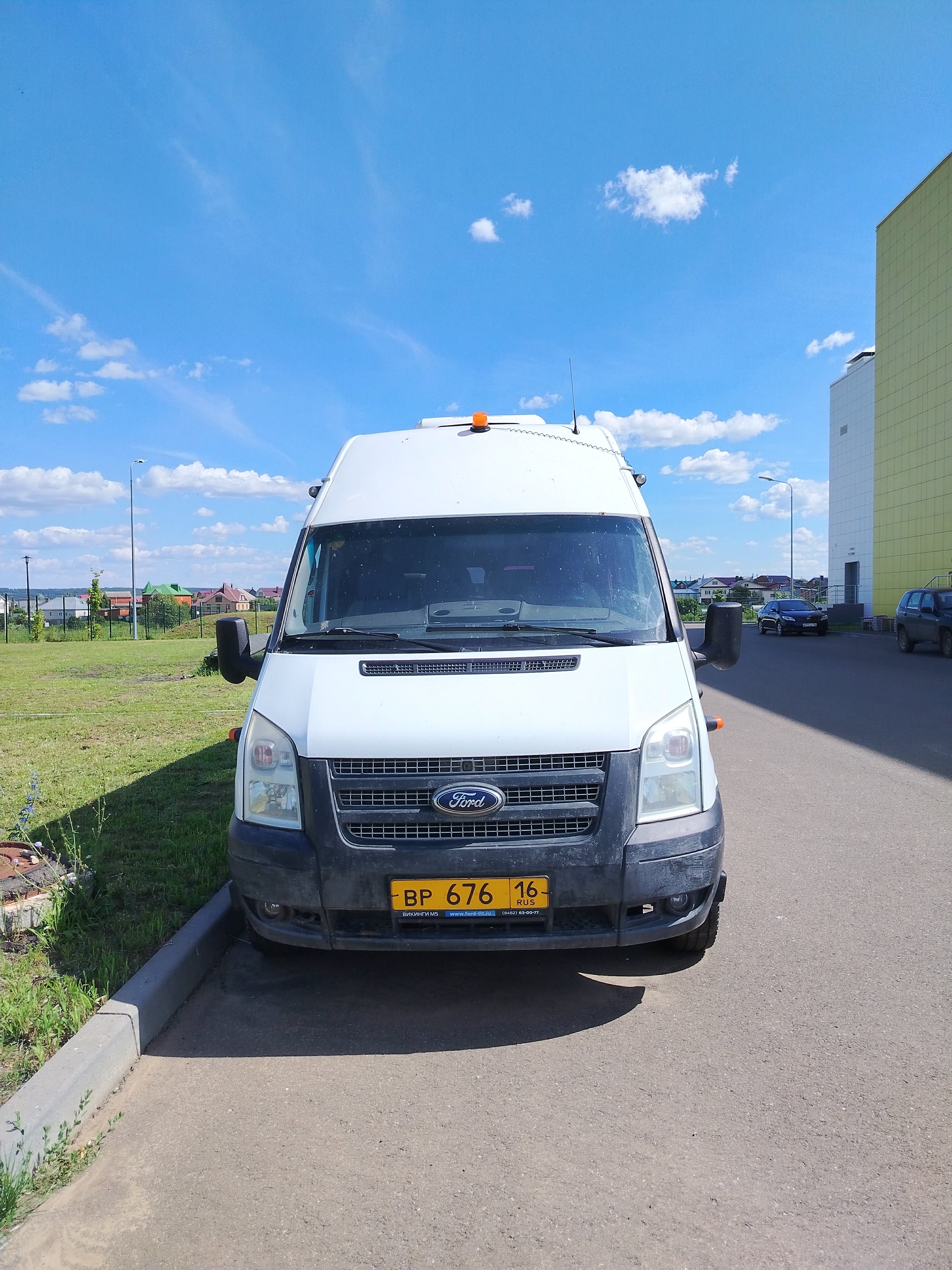 FORD TRANSIT BUS, год выпуска 2014, VIN Z6FXXXESFXDK01929, цвет белый, пробег 300000 км