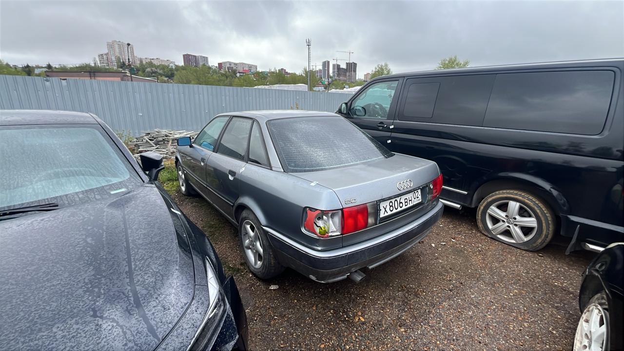 Автомобиль марки "Audi 80", г/н Х806ВН702