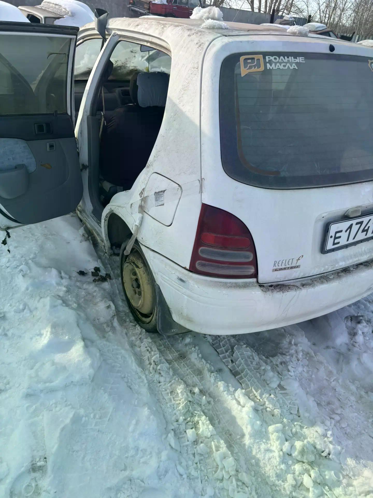 Автомобиль TOYOTA STARLET, г/н Е174ТУ124, 1998 г.в., кузов № ЕР910449503, двигатель № 2665032, цвет белый, комплектность и состояние не проверялась данное имущество обращено в доход государства, находится в Ачинском районе