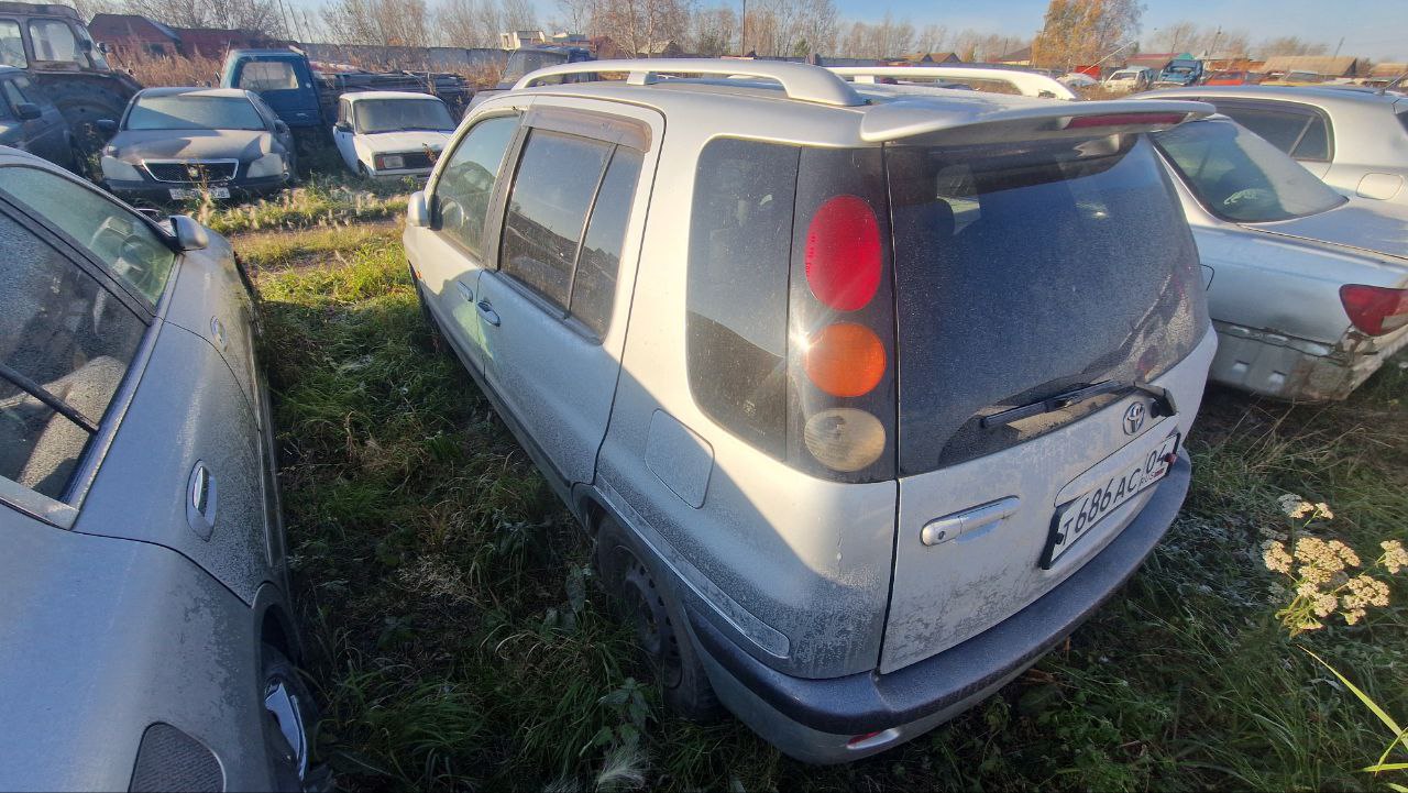Автомобиль TOYOTA RAUM, г/н Т686АС04, 1998 г.в., кузов № EXZ100060409, двигатель № 1250720, цвет серый, комплектность и состояние не проверялась данное имущество обращено в доход государства, (Документы отсутствуют)Находится в Емельяновском районе