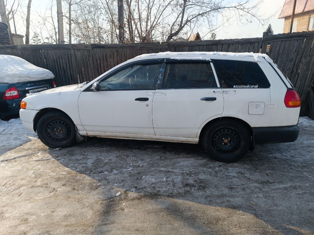 Автомобиль НИССАН АД, г/н М758УА124, 2001 г.в., кузов № VY11200744, двигатель № 239979, цвет белый. Рабочее состояние, и комплектность автомобиля не проверялось. Находится в г. Канск, данное имущество обращено в доход государства (Документы, ключи отсутствуют). (222/26)