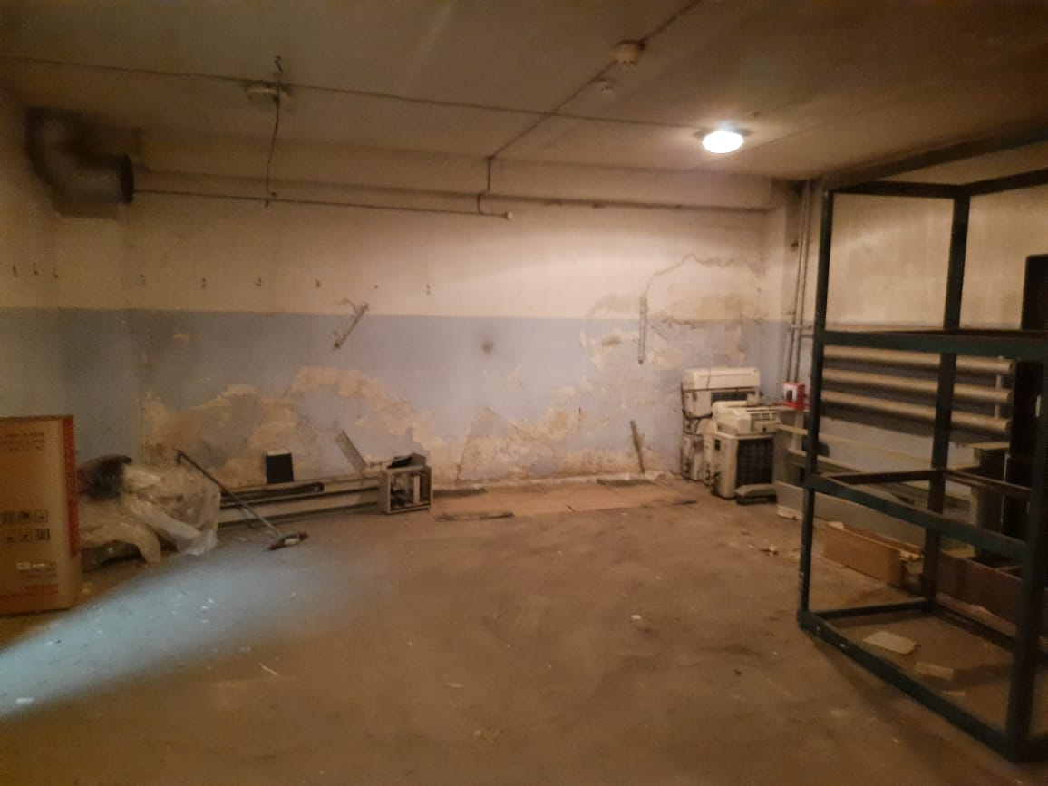 Нежилое помещения № 17 на поэтажном плане подвала общей площадью 74,4 кв. м