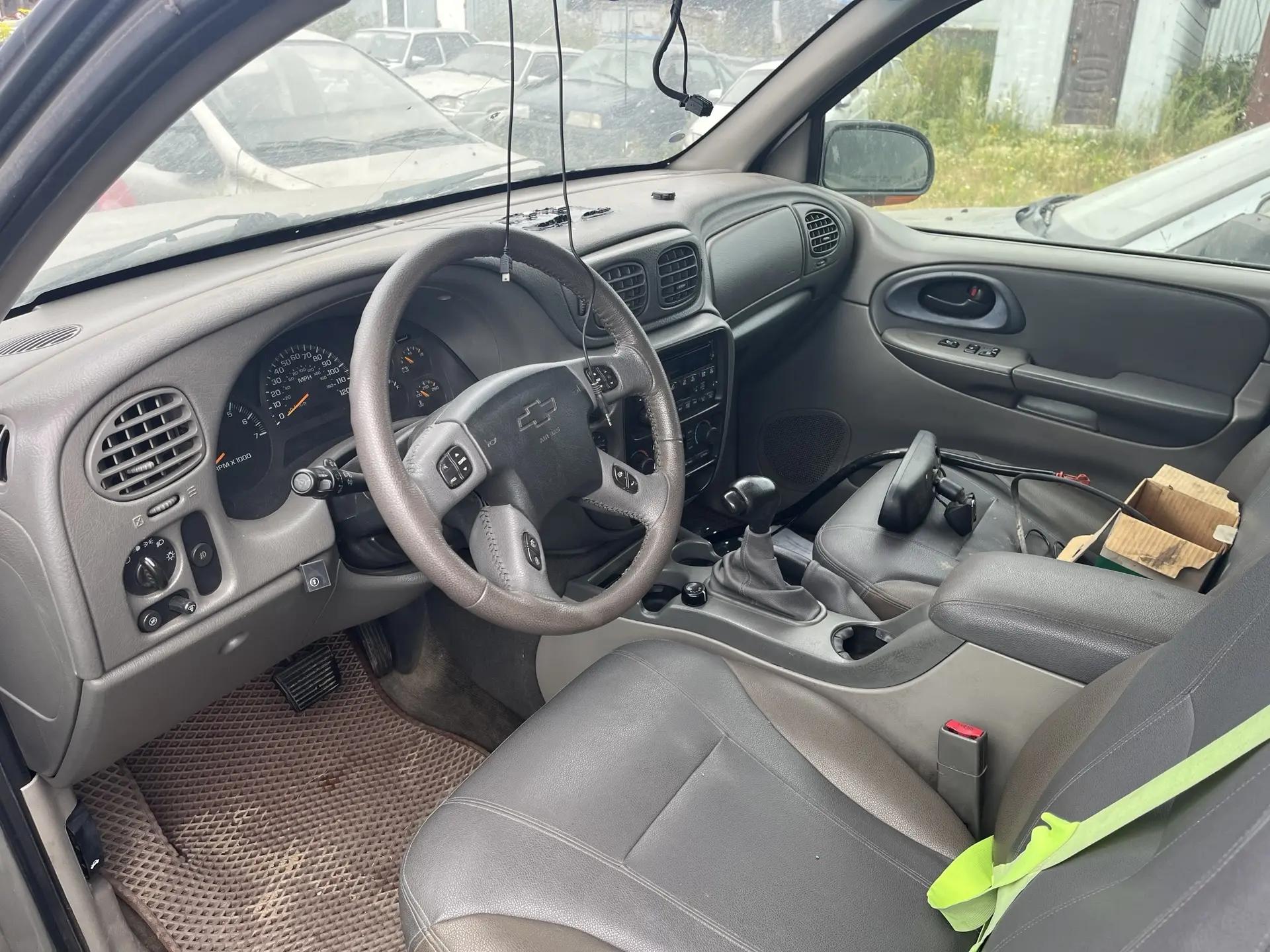 Транспортное средство CHEVROLET TRAIL BL, 2004 года выпуска, VIN - 1GNET16P446158200, регистрационный номер KAA744 с комплектом ключей; копия пассажирской таможенной декларации № 10102090/221120/С035661; копия иностранного свидетельства о регистрации № 126202145; копия договора безвозмездного пользования транспортным средством от 12.10.2019