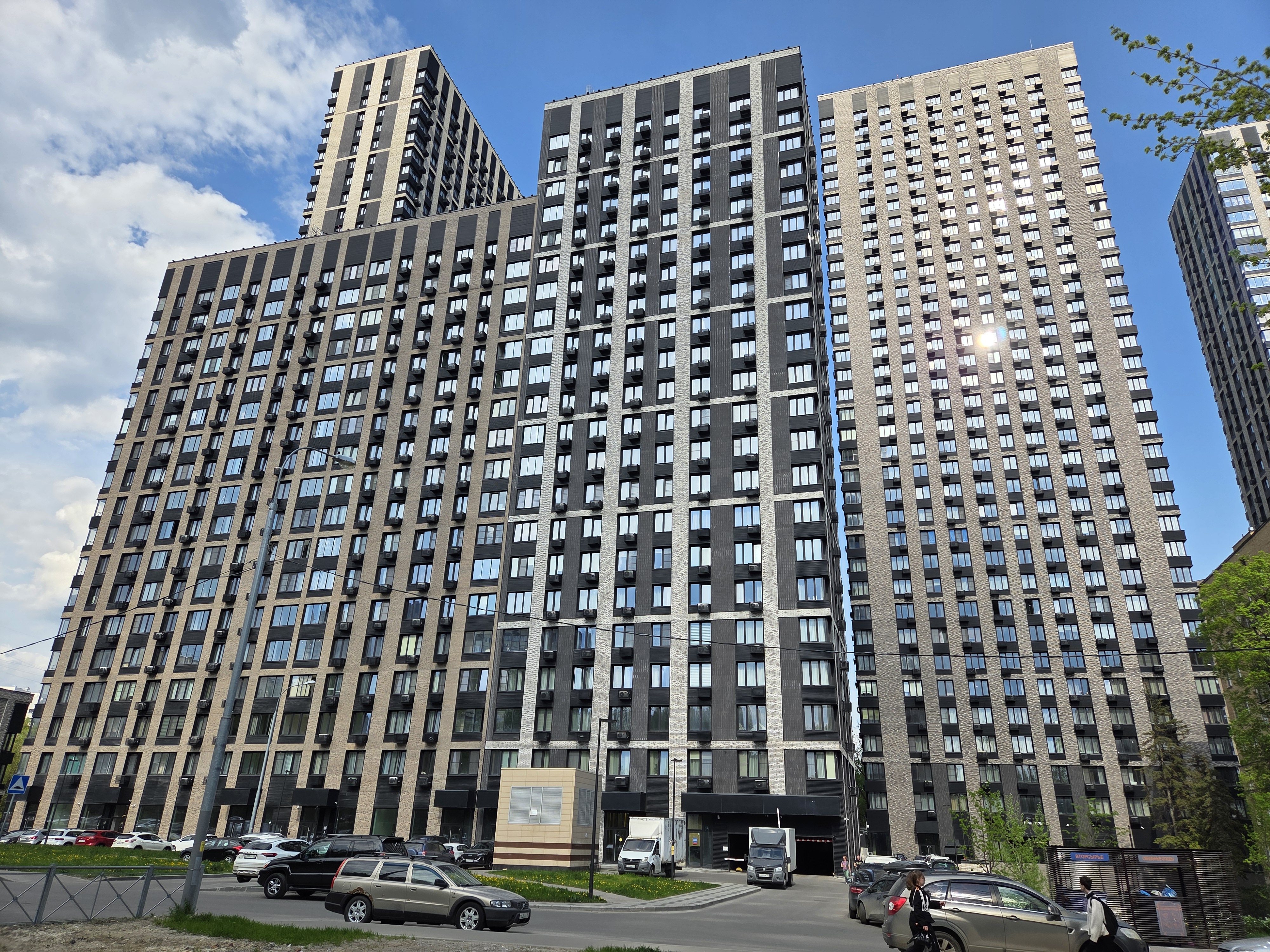 Продажа имущества, находящегося в собственности города Москвы, нежилое помещение по адресу: г. Москва ул. Фестивальная, д. 15, корп. 4, площадью 98,7 кв. м, (Этаж № 1), кадастровый номер: 77:09:0001009:19245.