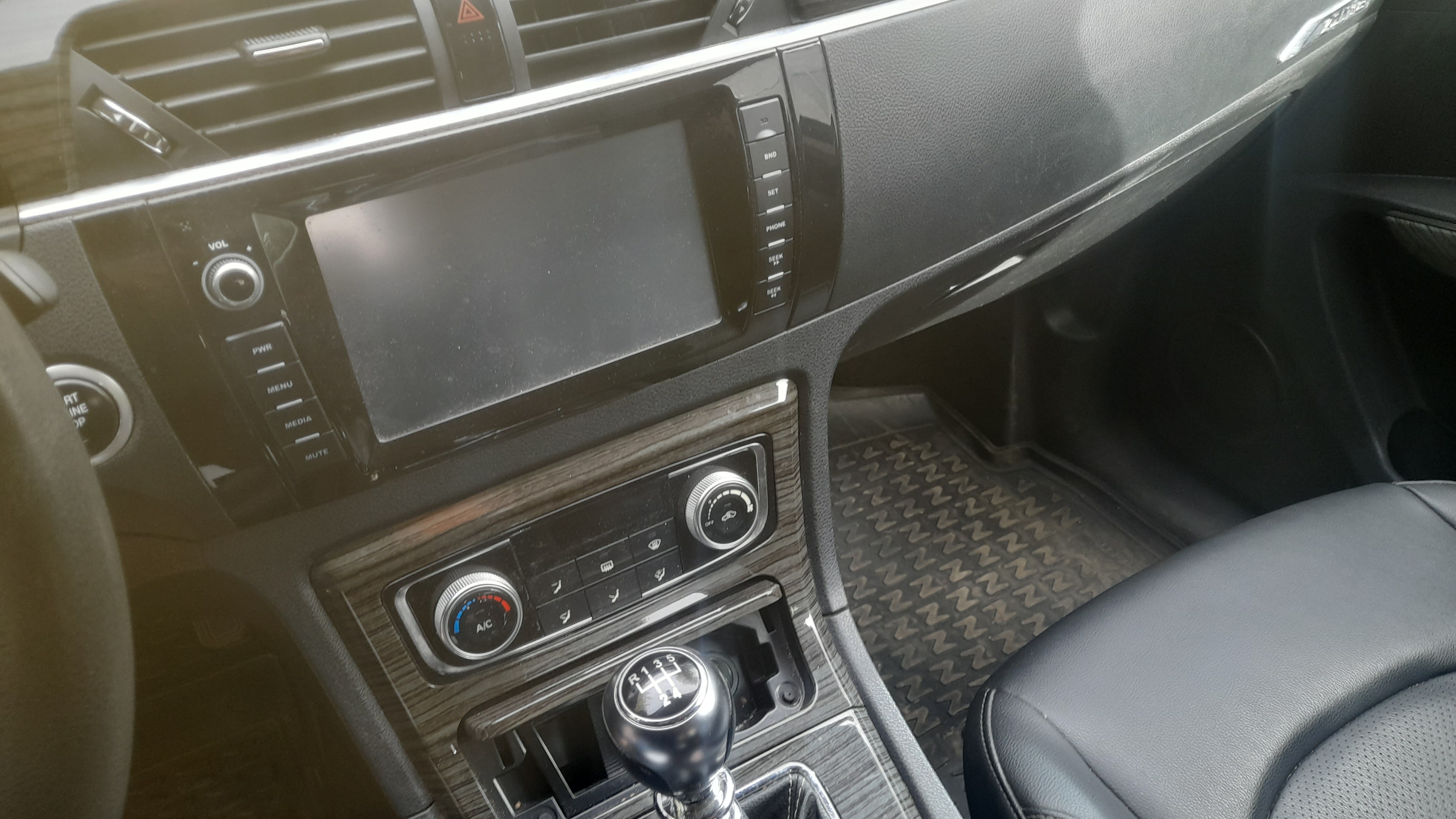 а/м ZOTYE T600 SUV 1.5T чёрного цвета, 2018 г.в., гос. №X715OO 152, VIN Y3WF2C5D3JB011192, зарегистрировано ограничение