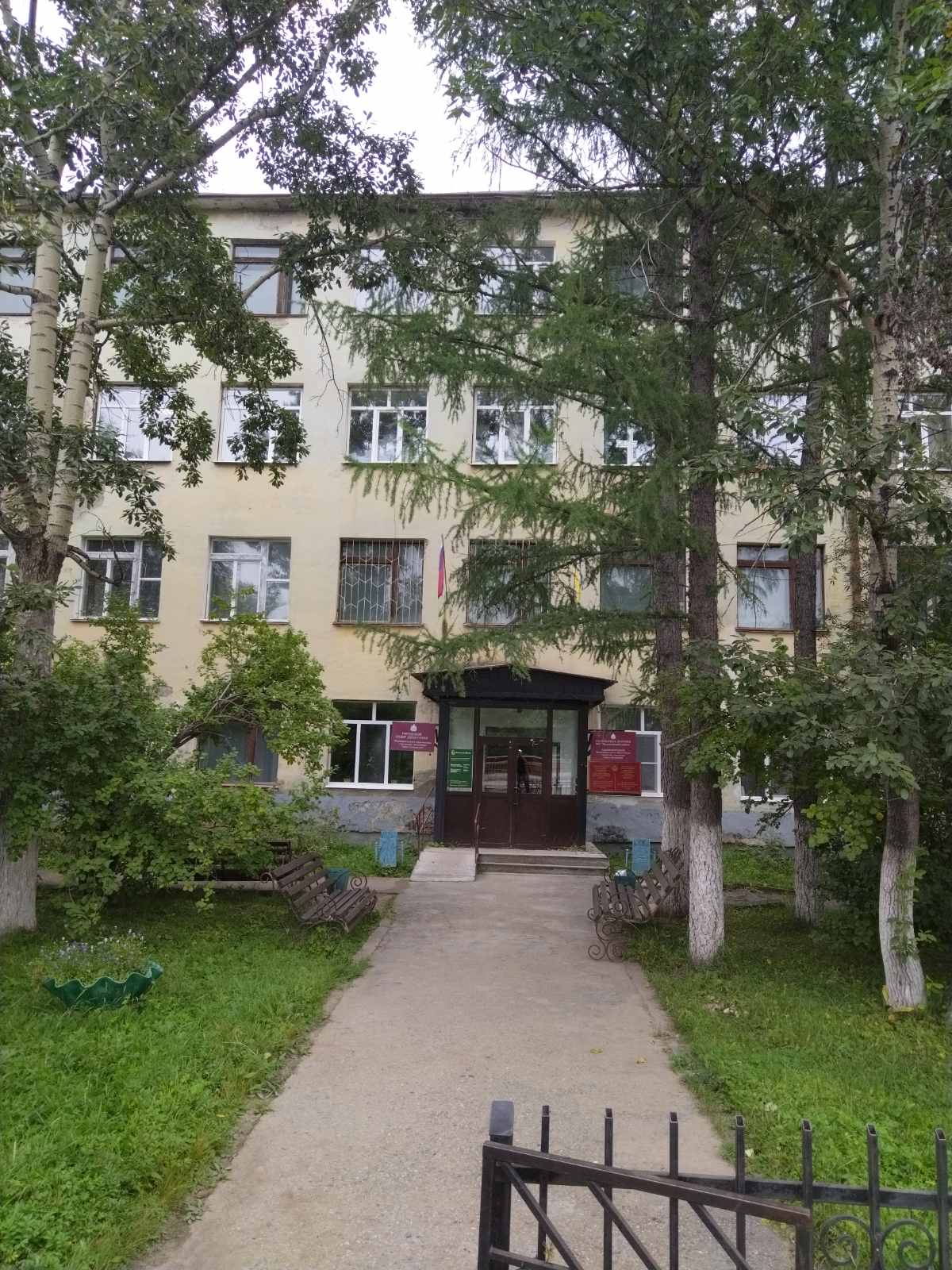 Продажа офиса 111,8 кв.м на втором этаже, Республика Бурятия, г. Закаменск, ул. Ленина, д. 23
