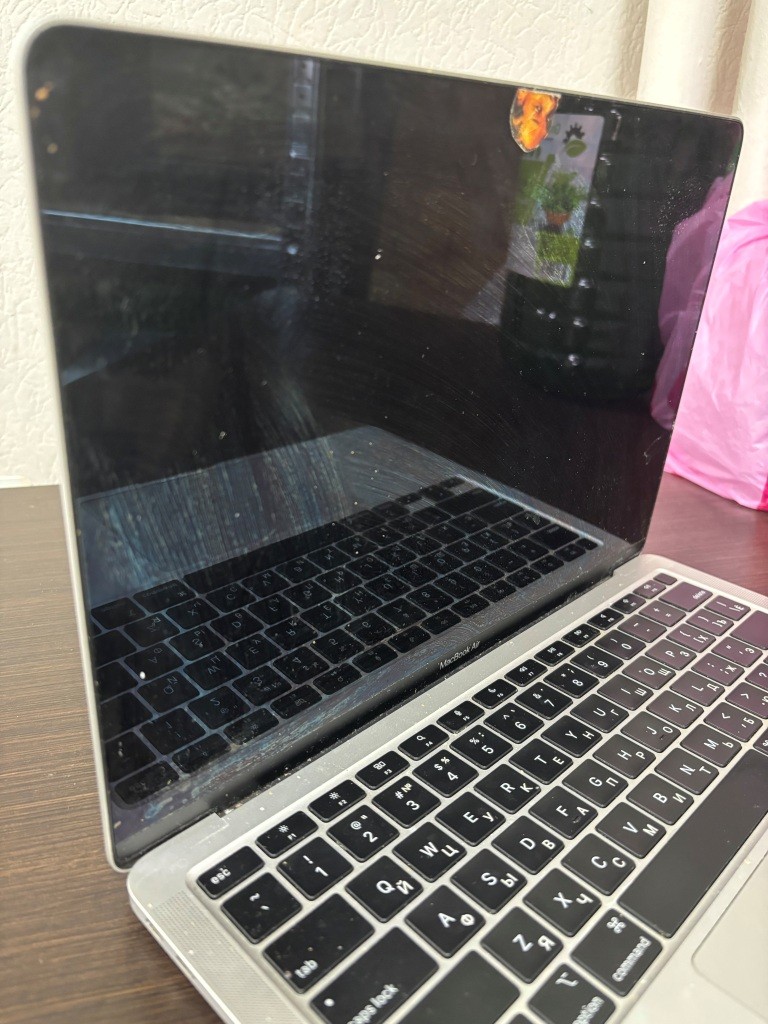 Ноутбук MacBook Air Apple, модель: A2337 EMC 3598, серебристого цвета. Зарядное отсутствует, б/у, работоспособность не проверялась, находится в г. Красноярск. (458/26)