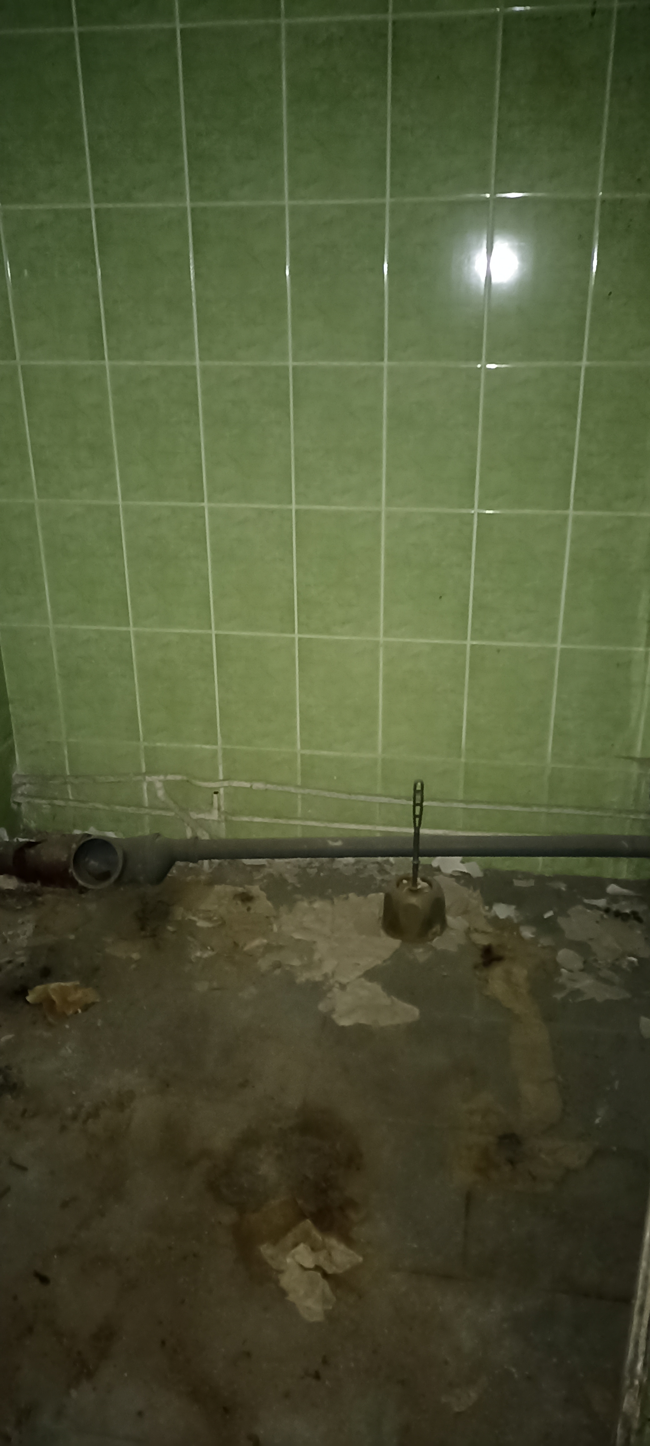 встроенное нежилое помещение, назначение: нежилое, площадью: 357,7 кв. м, с кадастровым номером: 48:20:0031202:201, расположенное по адресу: Липецкая область, г. Липецк, ул. Астраханская, д. 15, пом. 1.