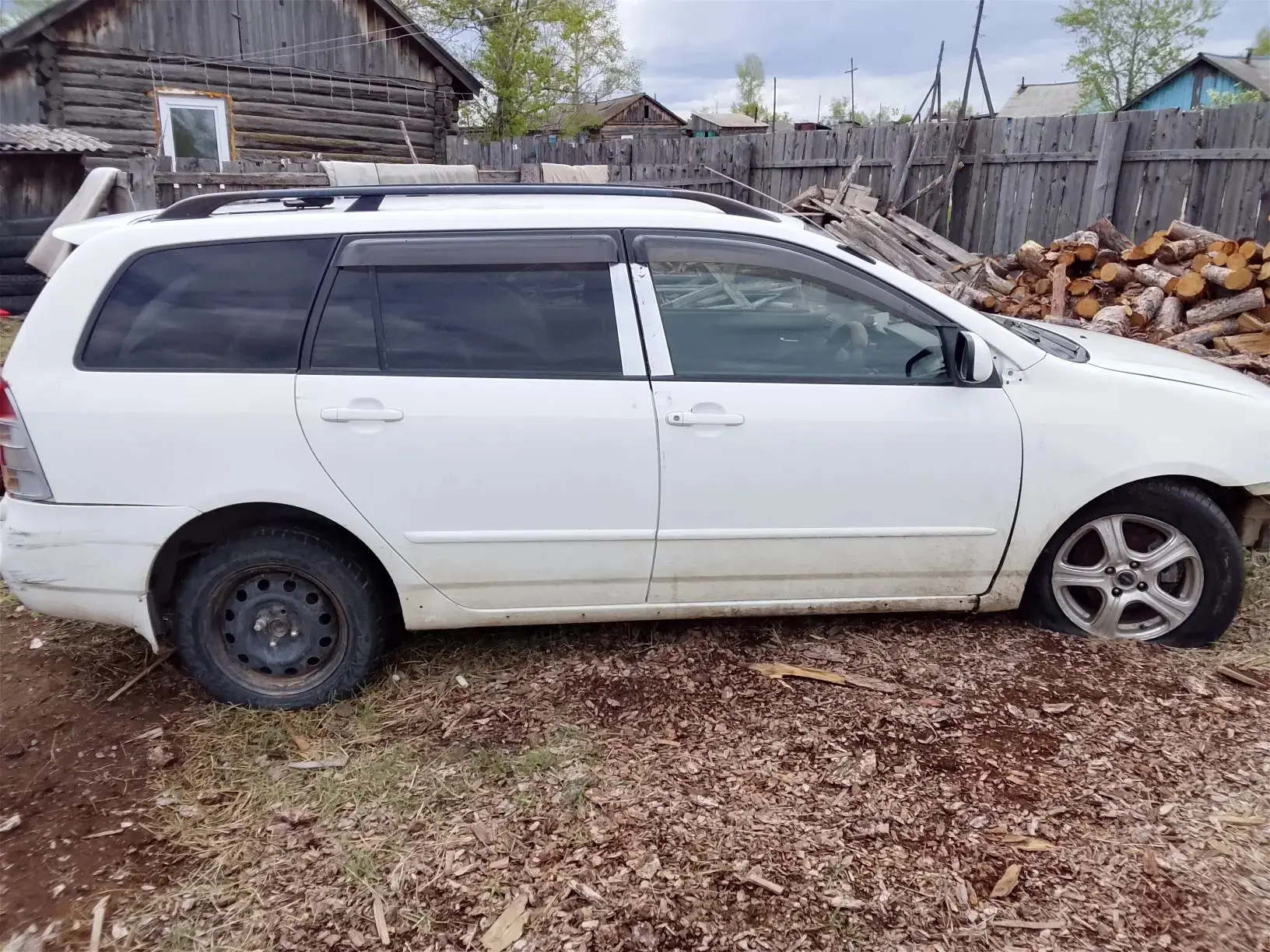 Автомобиль марки Toyota Corolla