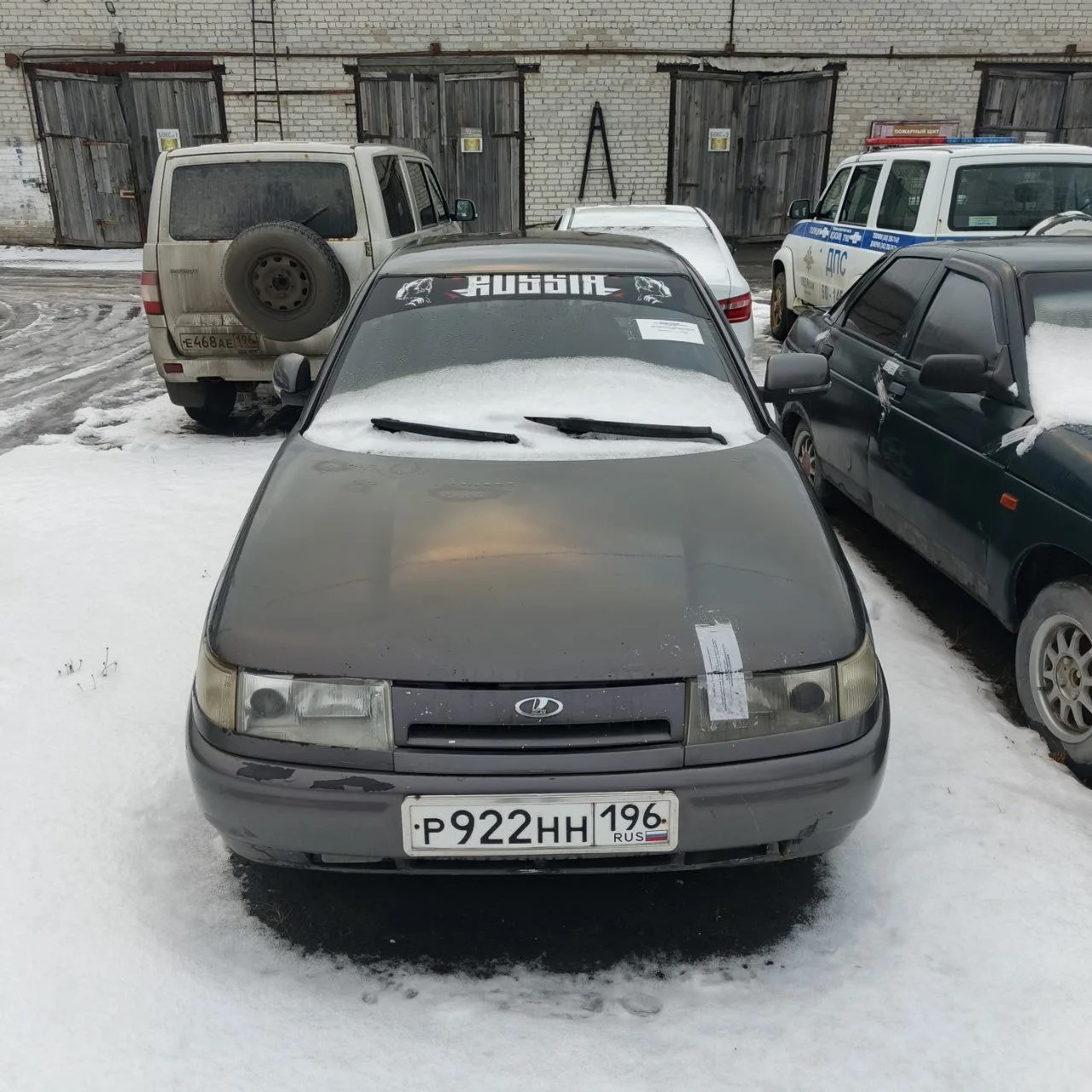 Автомобиль марки "ВАЗ 21102", г/н Р922НН196, г.в. 2004, VIN XTA21102040734369,цв. темно-серо-бежевый
