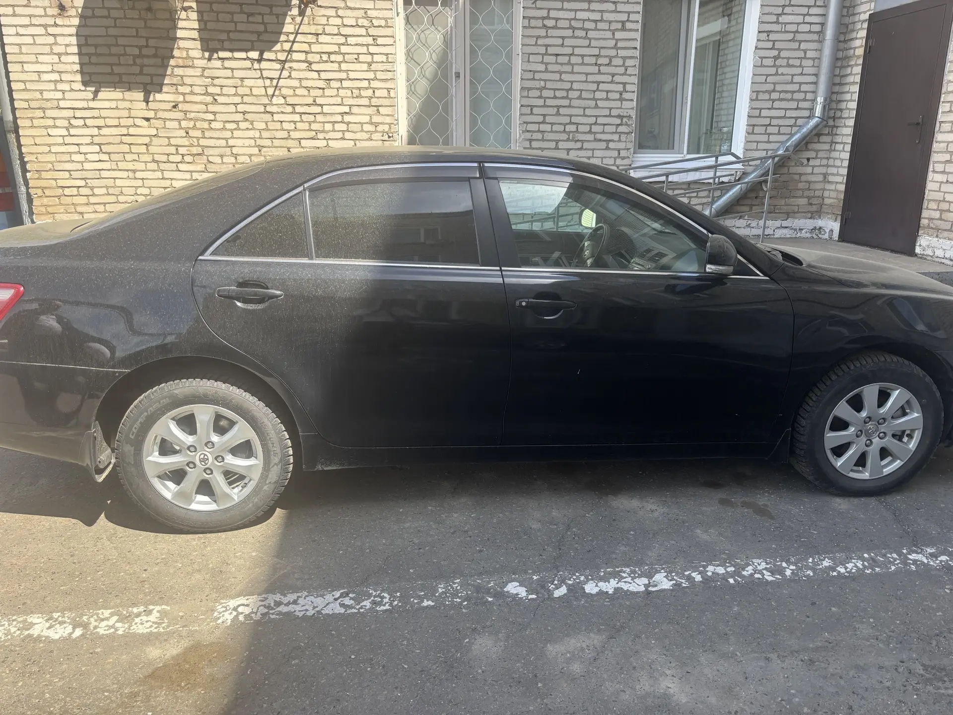 Автомобиль Toyota Camry