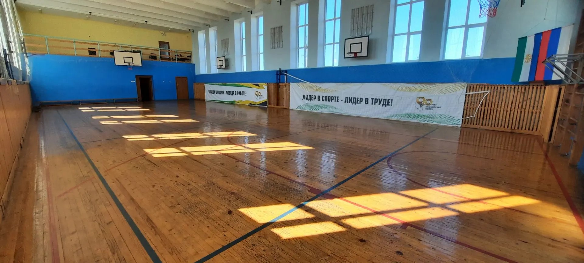 Предметом аукциона является право заключения договора аренды нежилого помещения, находящегося в муниципальной собственности, предназначенного для предоставления его во владение и (или) пользование, закрепленное на праве оперативного управления за МОБУ Караидельская СОШ №2 им.Героя Советского Союза Н.К. Романова муниципального района Караидельский район Республики Башкортостан