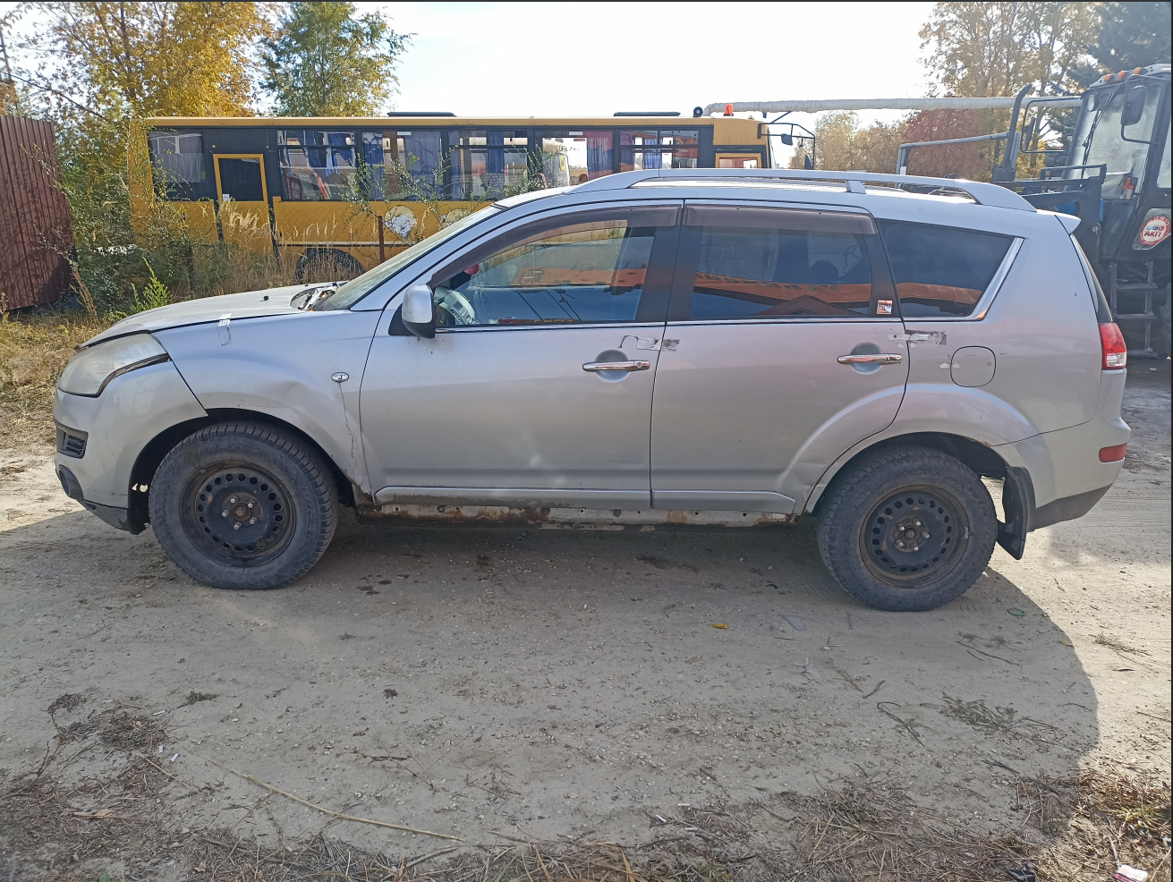 Автомобиль марки Citroën C-Crosser (10*)