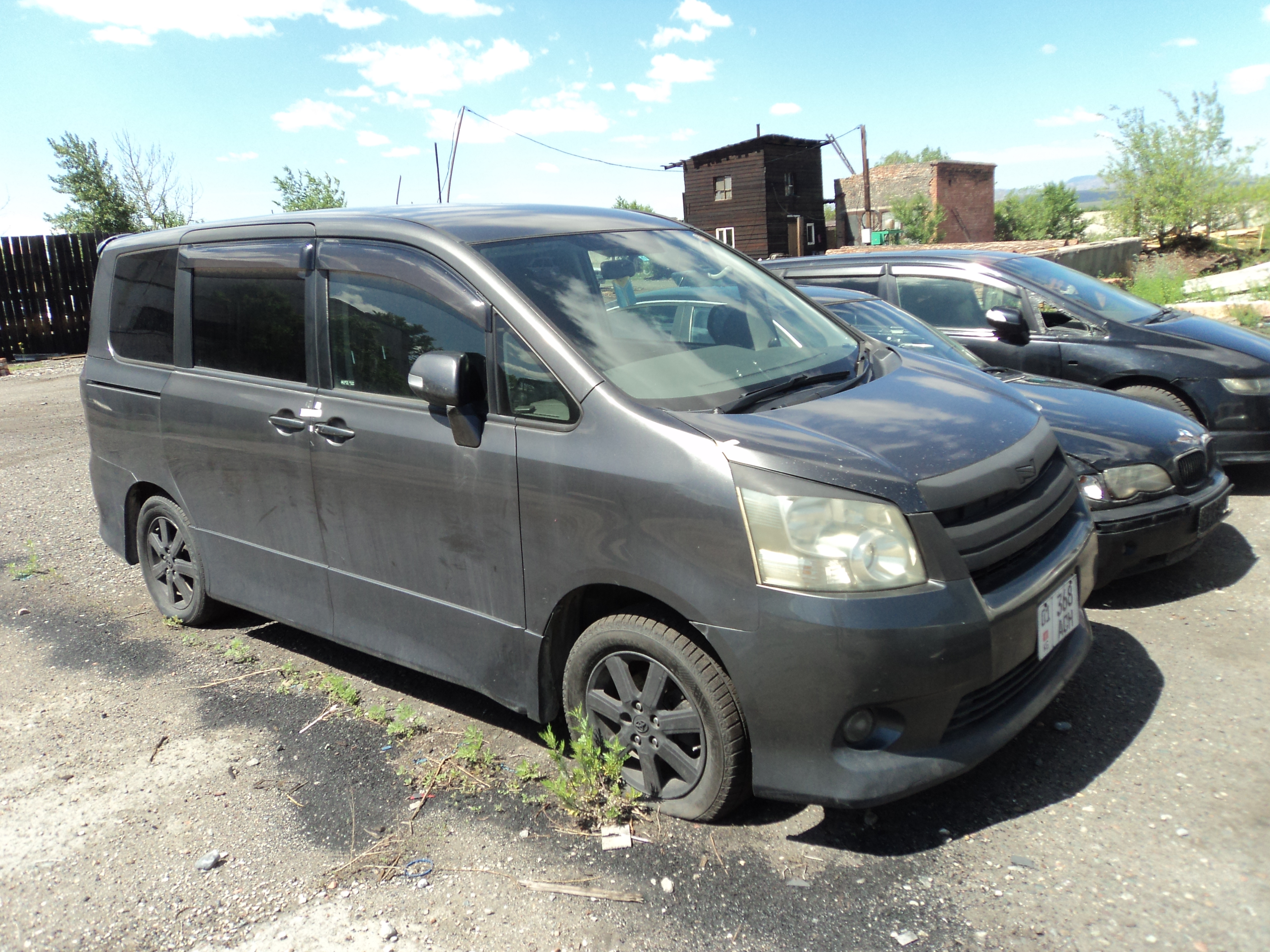 Транспортное средство марки «TOYOTA NOAH», 2007 г.в., номер кузова «ZRR75-0013494», регистрационный номерной знак 01KG368ACH.