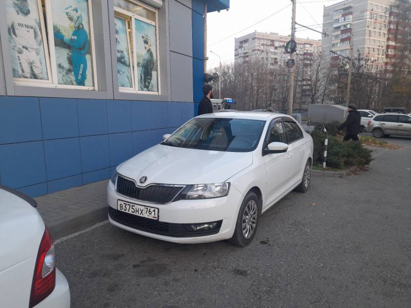 Легковой автомобиль (хэтчбек) ШКОДА РАПИД, 2019 г.в., г/н В375НХ761, VIN XW8AC2NH2KK118973, белого цвета, тканевый салон, автоматическая коробка передач, задняя левая дверь имеет небольшие вмятины, в залоге, должник Мирзоян К.А., (Поручение ТУ Росимущества в РО от 21.04.2026 № 61-492-У). Адрес (местоположение): Ростовская область, г. Ростов-на-Дону, ул. Совхозная, 2К.