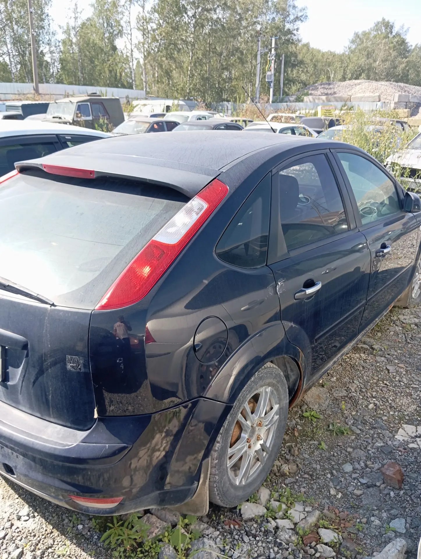 Автомобиль марки Форд Фокус, г.р.з. Н772ОВ45, 2007 г.в., цвет темно-синий, VIN X9F5XXEED57T09780 (ключи и документы отсутствуют, техническое состояние не проверялось, пробег не известен). Имущество продается в том виде, в каком оно есть, в случае продажи возврату/обмену не подлежит. За скрытые дефекты имущества Продавец ответственности не несет.