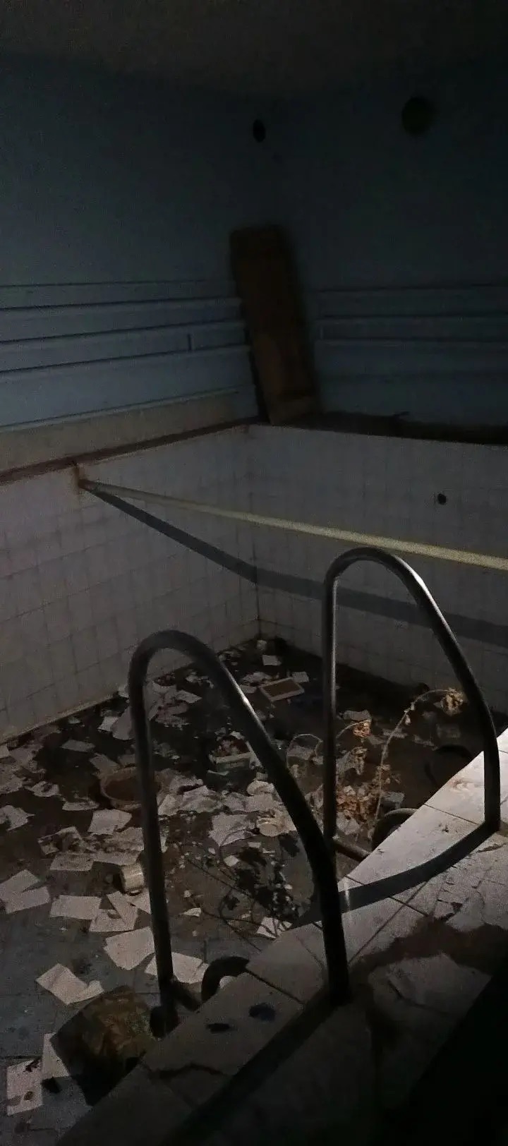 Здание, назначение: нежилое, с земельным участком, расположенного по адресу:Тамбовская область, г.  Кирсанов, ул. Школьная, д. 21а