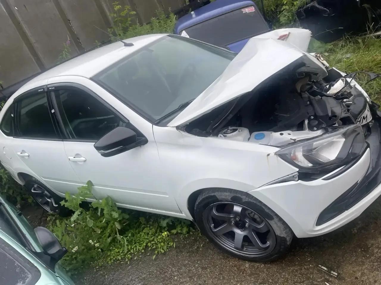 Автомобиль Лада Гранта 219170, 2024 г. в., г/н Т161НМ196, VIN XTA219170R0547145