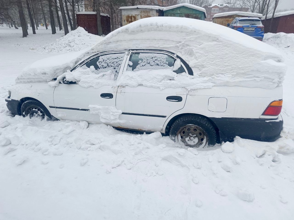 Автомобиль марки Toyota Corolla , г/н M437CM27, 1992 г.в., № двигателя B001072 , № кузова AE1003110999,цвет белый