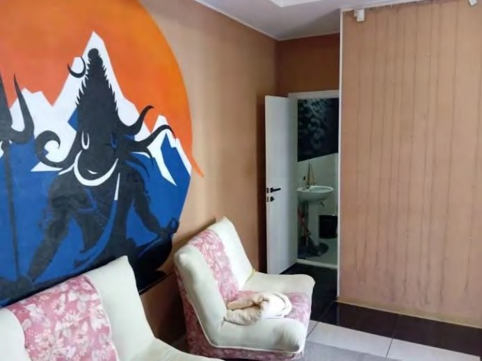 Нежилые помещения общей площадью 37,4 кв. м, расположенные в здании, являющемся объектом культурного наследия федерального значения «Детские ясли», входящем в состав объекта культурного наследия федерального значения «Комплекс зданий», по адресу: Российская Федерация, Свердловская область, городской округ город Екатеринбург, город Екатеринбург, проспект Ленина, д. 52а