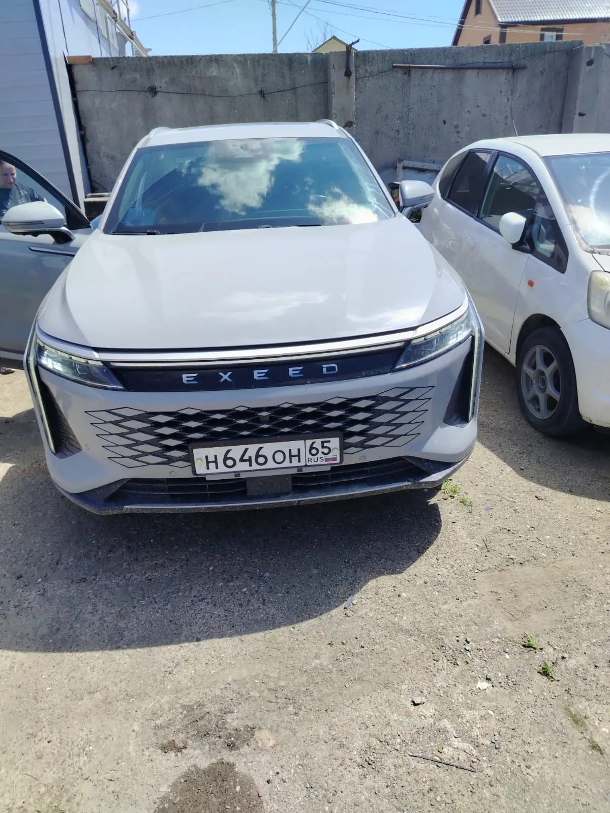автомобиль EXEED RX, год выпуска 2023, lvd24bd666522, цвет серый, гос номер Н646ОН65, VIN LVTDD24B6PD666522, номер кузова (прицепа): LVTDD24B6PD666522, объем двигателя, см. куб.: 1998.000, должник Павлючик В.С., местонахождение: 3-я строительная 1-А, ст 1 (автостоянка) Обременение: арест, залог.