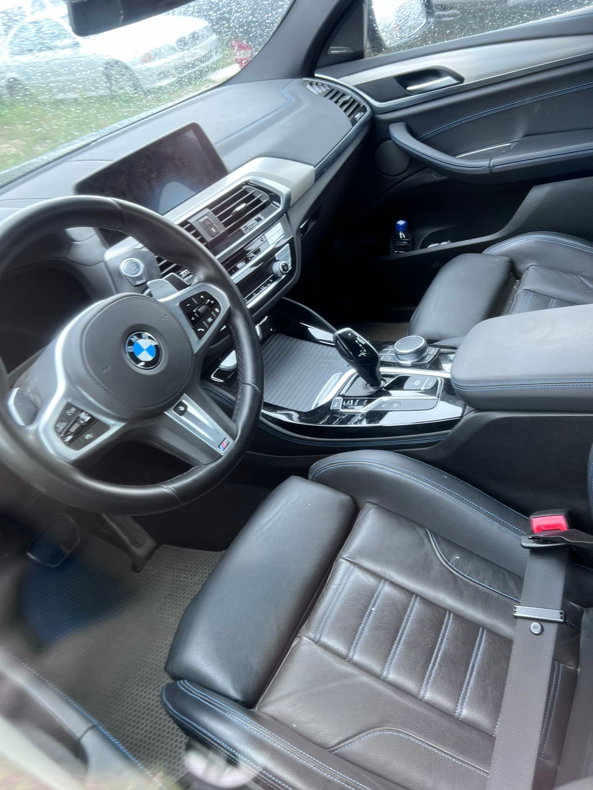 Автомобиль марки BMW X4 Xdrive30D