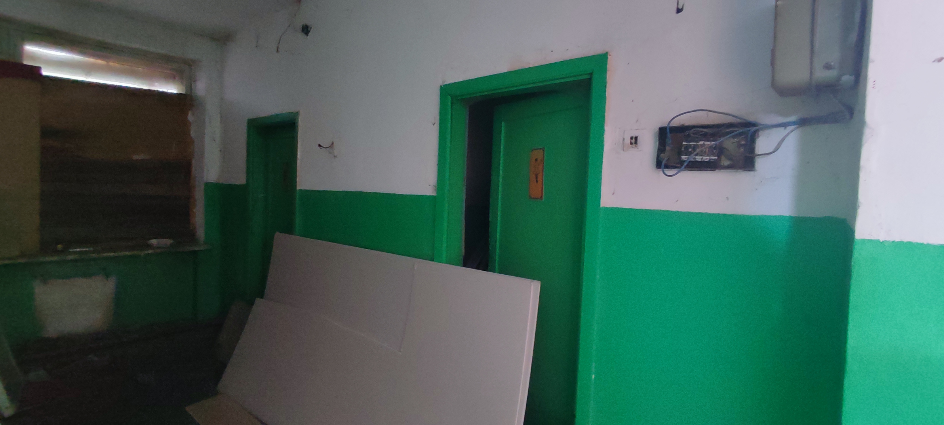 Нежилое помещение и 799/955 доли в праве на земельный участок