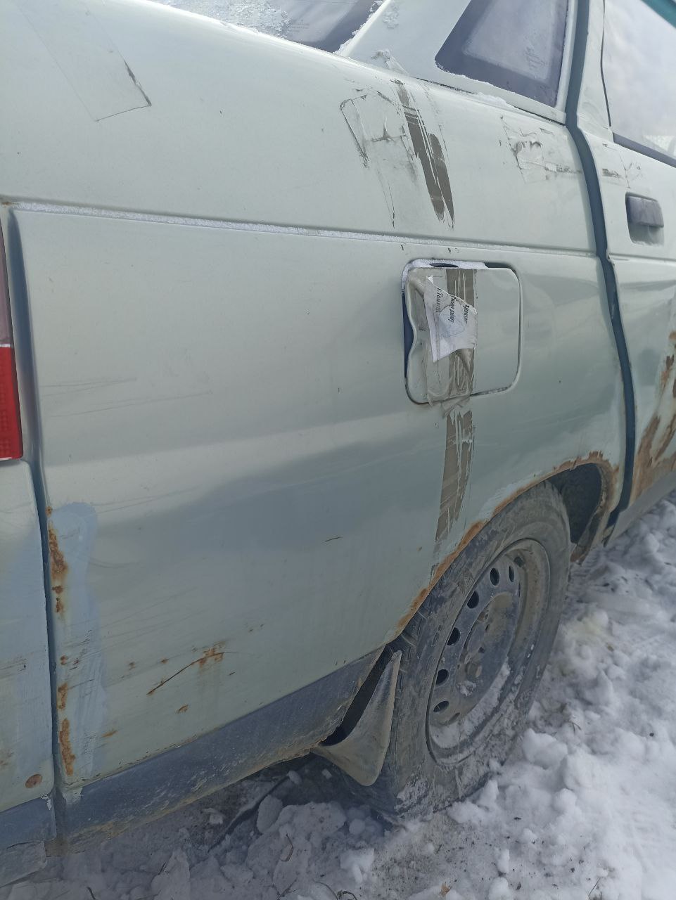 Автомобиль марки «ВАЗ 21100» Vin ХТА211000Х0095364. Паспорт транспортного средства. Комплект ключей.