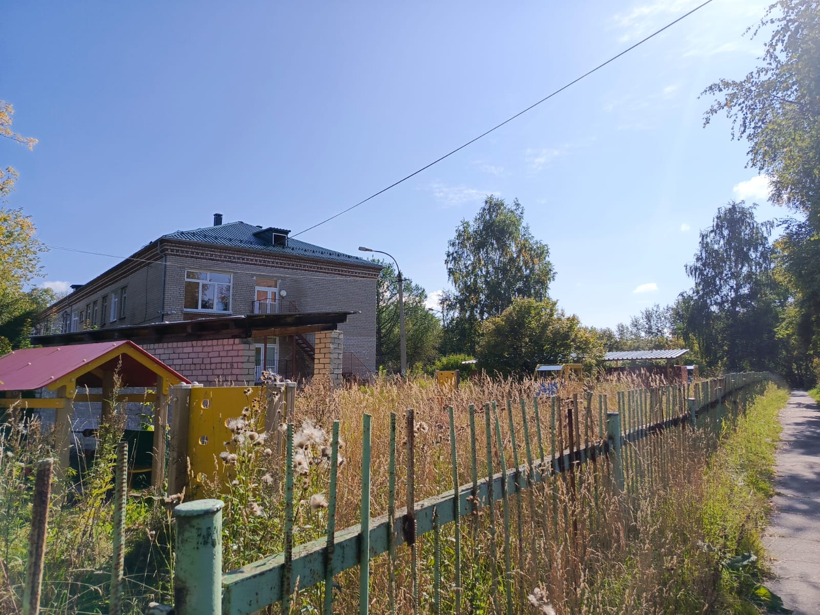 Здание, наз.: нежилое, кол-во этажей: 3, в том числе подземных 1, общ. пл. 1804,4 кв.м, кад.номер: 59:03:0400073:11313, адрес объекта: . Пермский кр., г.Березники, ул. Юбилейная, д. 52, с зем. уч. общ. пл. 11809 +/- 46 кв.м, кад. номер: 59:03:0400073:17, адрес: Пермский кр., г. Березники, ул. Юбилейная, з/у 52; Здание, хоз. корп. , назнач.: нежилое, этажей 2, в том числе подземных 1, общ. пл. 84,6 кв.м, кад. номер: 59:03:0400073:11573, адрес объекта: Пермский край, г. Березники, ул. Юбилейная,