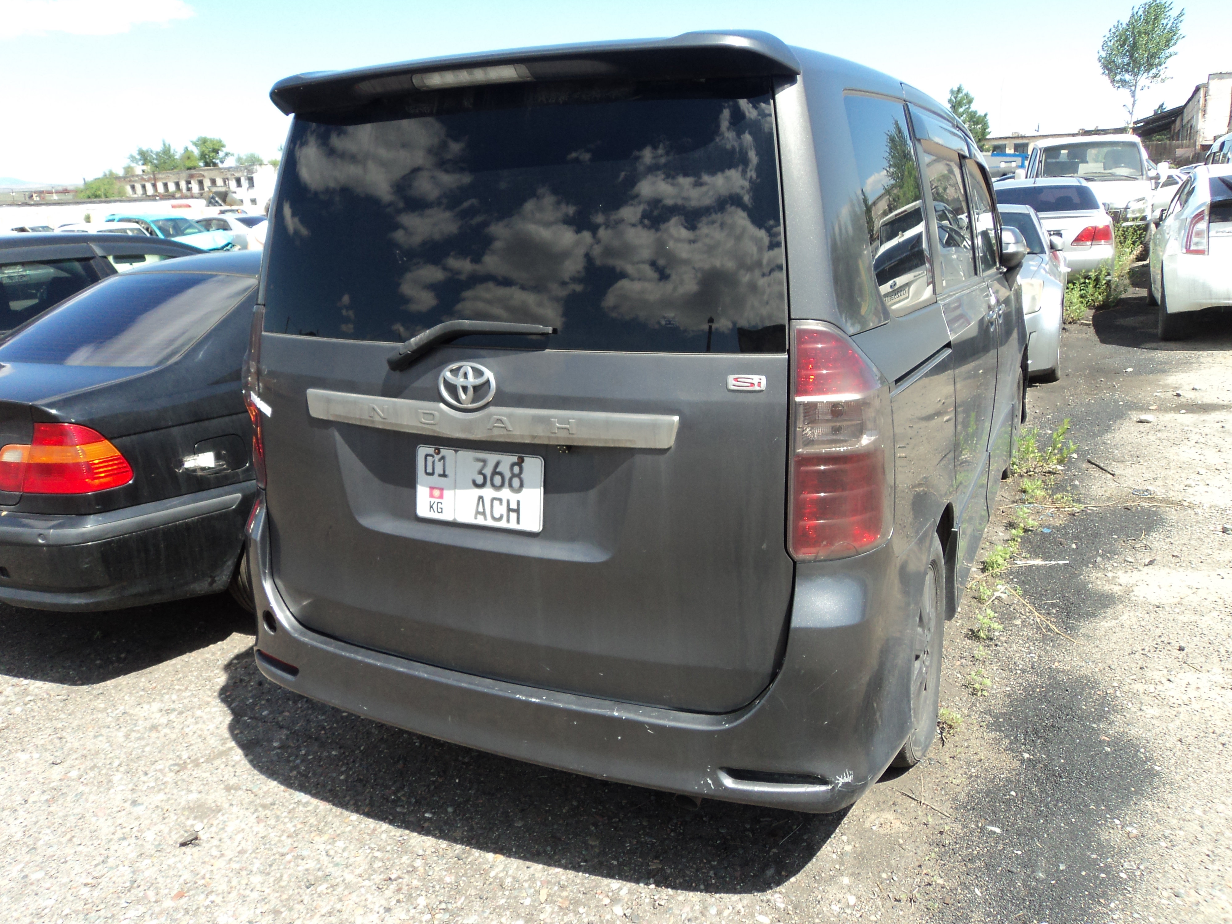 Транспортное средство марки  «TOYOTA NOAH», 2007 г.в., номер кузова «ZRR75-0013494», регистрационный номерной знак 01KG368ACH.