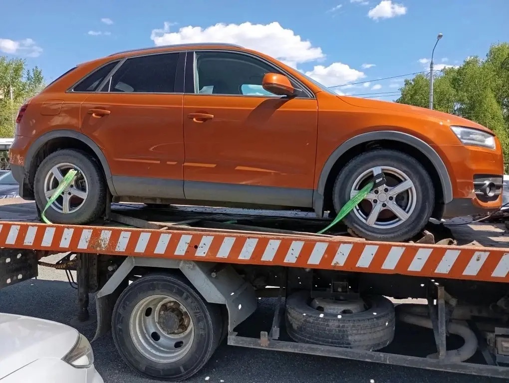 (повторные торги) Легковой автомобиль AUDI Q3, 2012 г.в., г/н Х277КА142, VIN WAUZZZ8U5DR016458, № кузова WAUZZZ8U5DR016458, цвет оранжевый. Идентификационные номера не сверялись, рабочее состояние не проверялось, автомобиль закрыт, ключи и документы отсутствуют. Должник Горяева Т.С. Обременения: Залог, запреты на рег. действия. Начальная цена продажи 1050600,00 руб. Задаток 158000,00 руб. (пор. 1952)