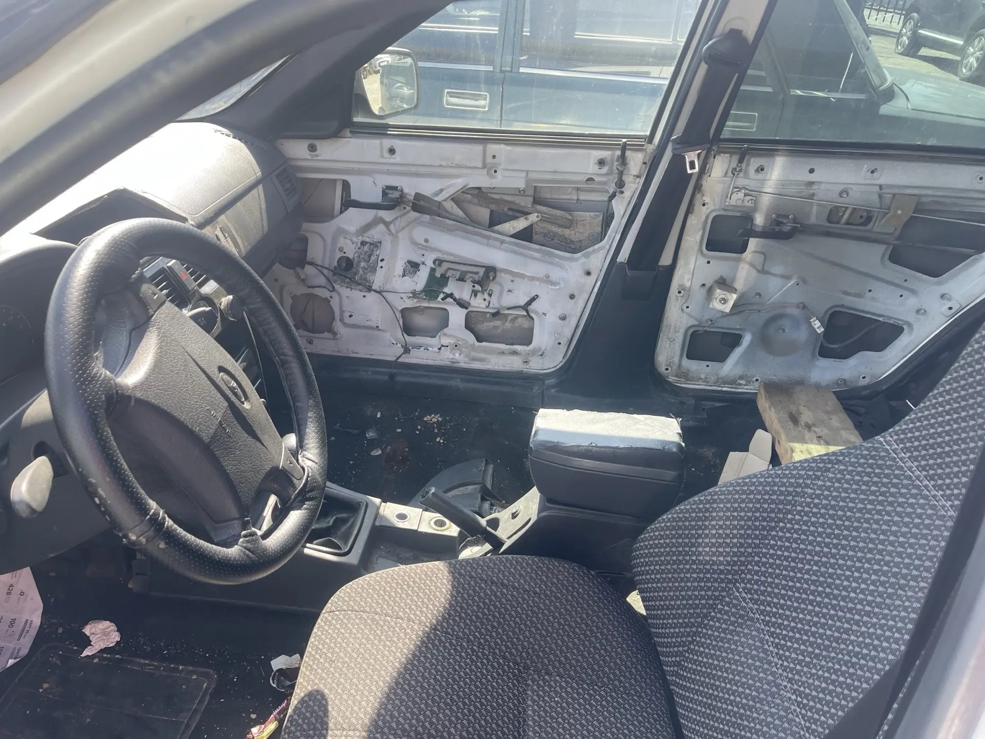 Автомобиль ЛАДА  217230, белый, приора С244КК196, 2008 г. в., VIN: XTA21723080039382