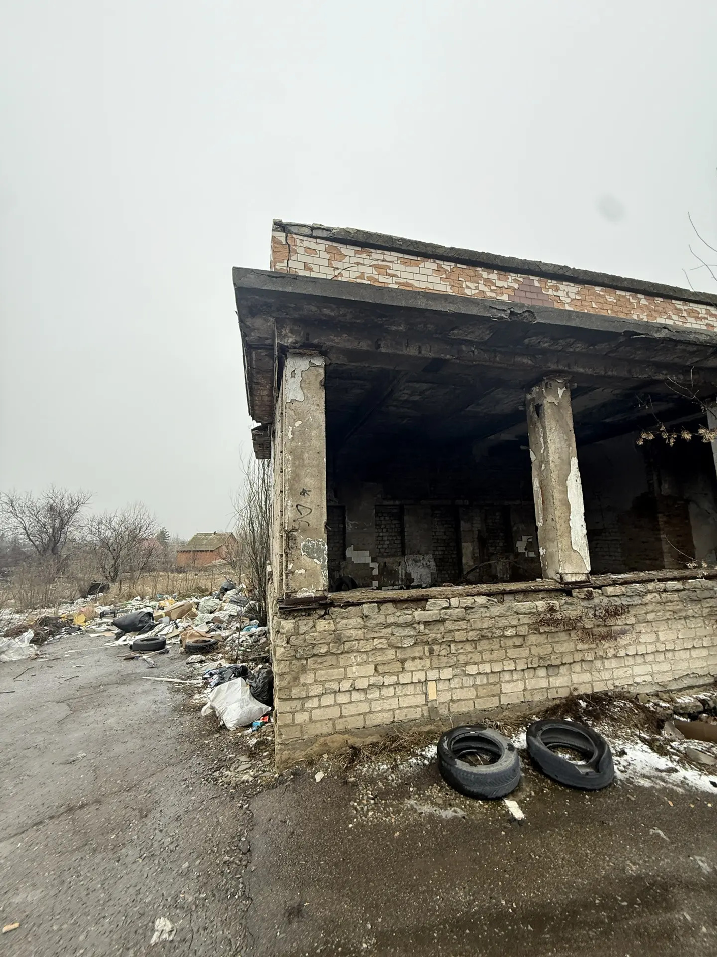 Нежилое здание общей площадью 133,6 кв.м (кадастровый номер 93:36:0010401:11837), расположенное по адресу: Российская Федерация, Донецкая Народная Республика, городской округ Макеевка, город Макеевка, улица Свободы, дом 24, находящееся в собственности Донецкой Народной Республики