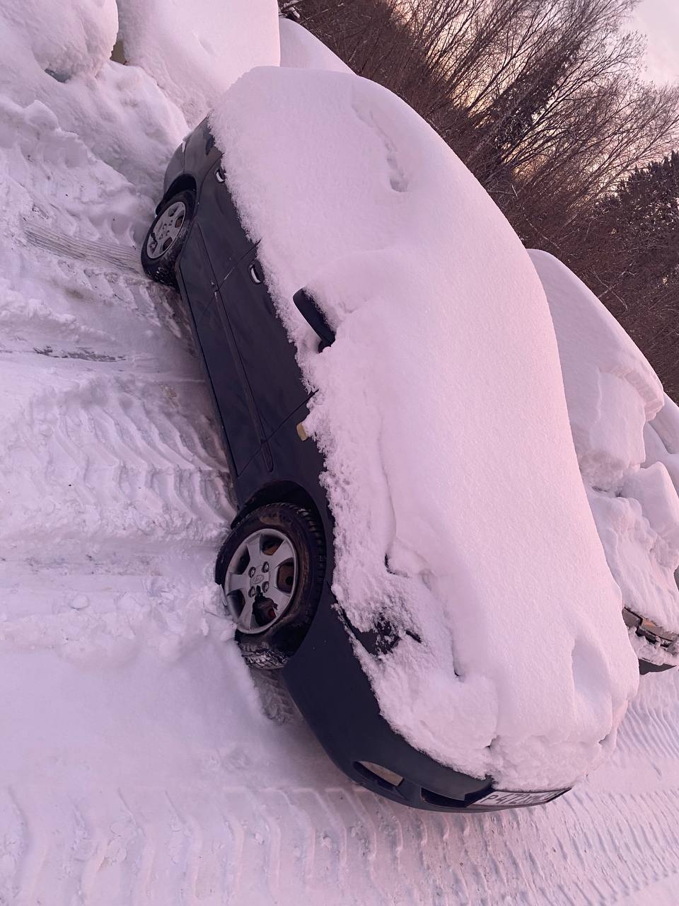 Лот № 30. Легковой автомобиль "Hyundai Accent", седан, 2006 г.в., г.р.з. Р472ХМ11, VIN: X7MCF41BP6M063452, СТС, ПТС, ключ (11-008191-1)