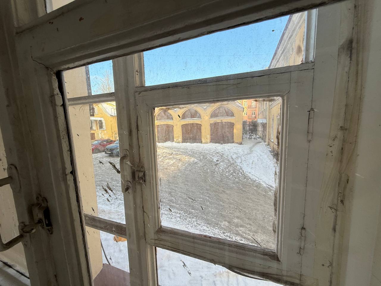 Аукцион на повышение на право заключения договора аренды нежилых помещений общей площадью 420,40 кв.м, расположенных по адресу:Санкт-Петербург, город Петергоф, Санкт-Петербургский проспект, дом 15, литера А