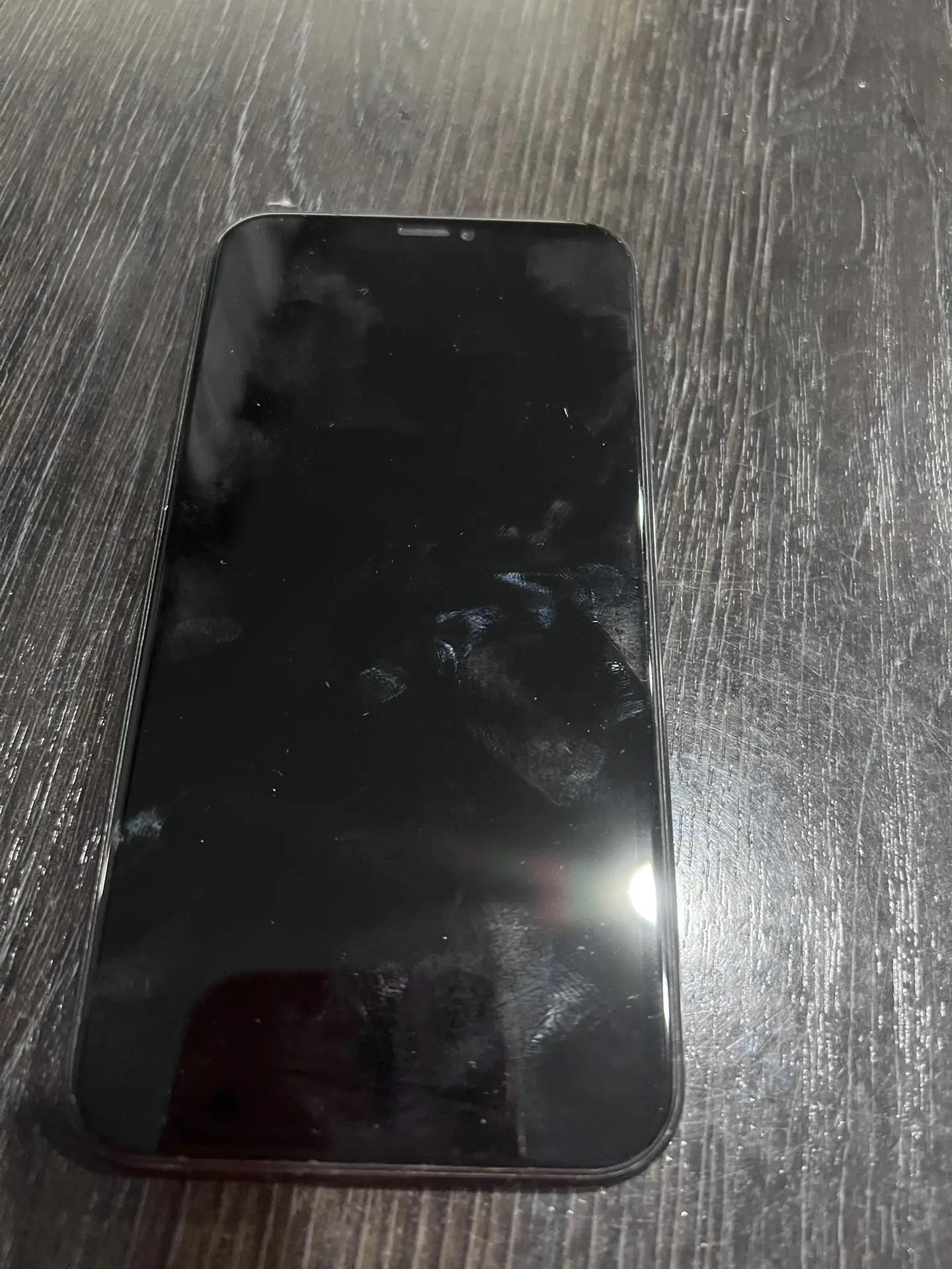 мобильный телефон марки "Iphone XR" в корпусе черного цвета 1 Штука (шт)